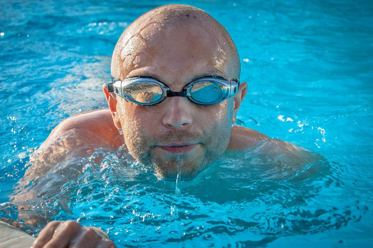 Svømmebriller med styrke: få mere ud af ferie ved vandet